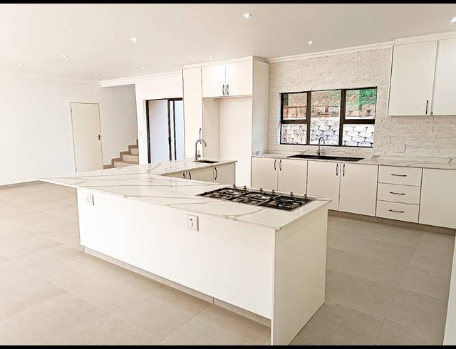 4 BEDROOM FREEHOLD TO LET IN BALLITO CENTRAL